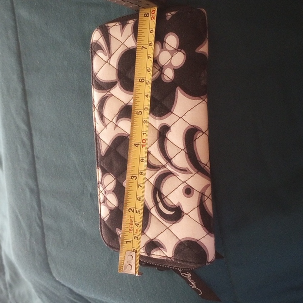 2 Vera Bradley Clutch Wallets⁰ - Picture 4 of 10